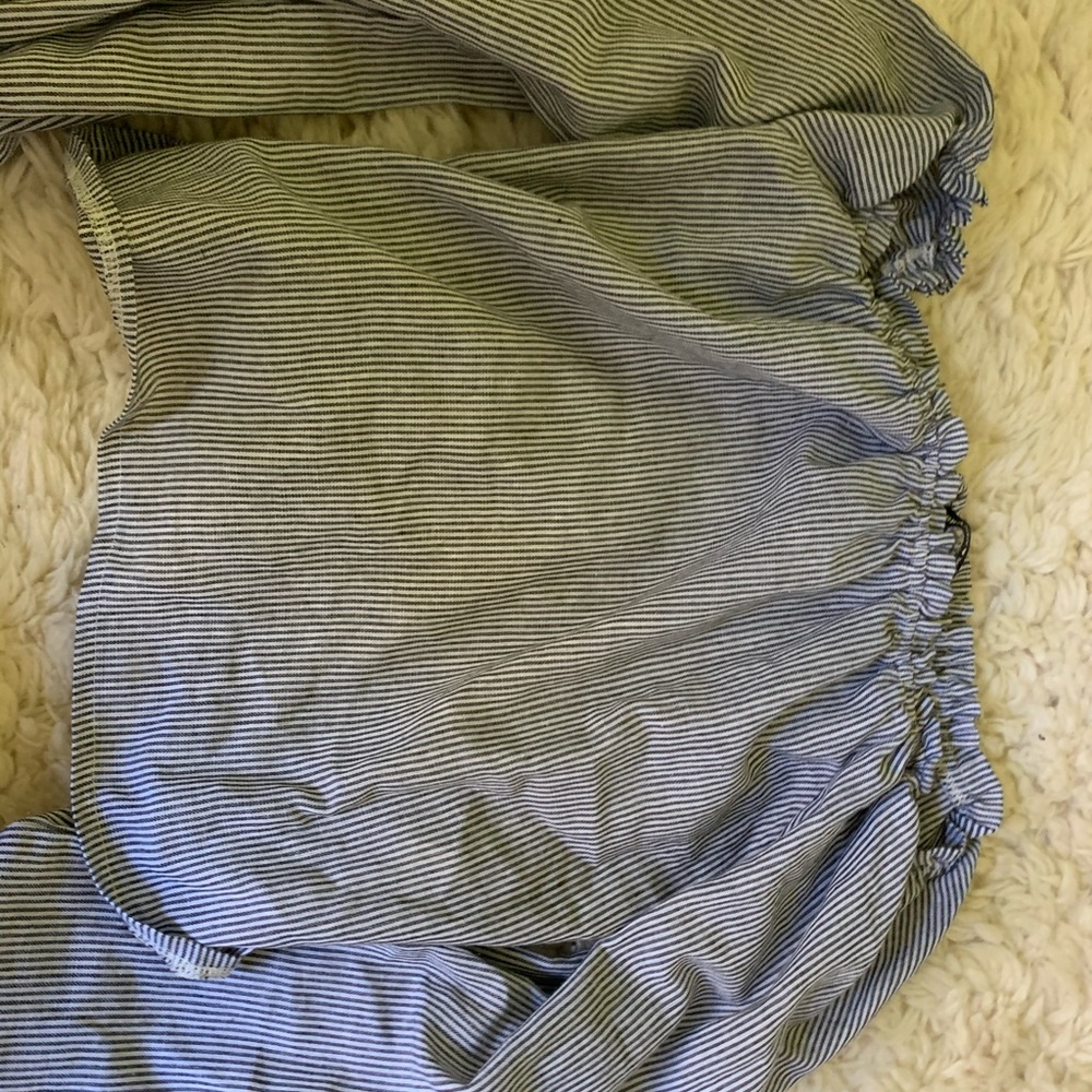 BRANDY MELVILLE off the shoulder top